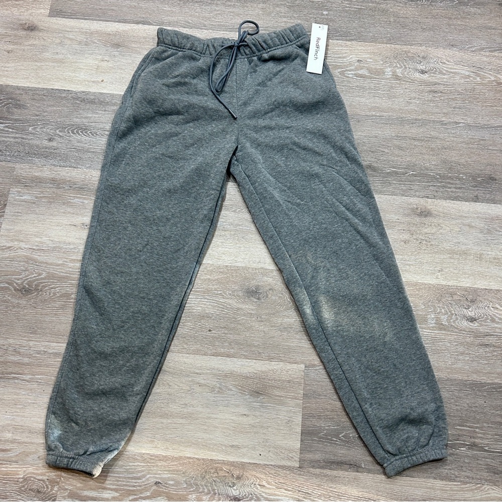 RedFinch Gray Sweatpants | Soft Fleece 

Joggers | Elastic Waist | Size M | NWT